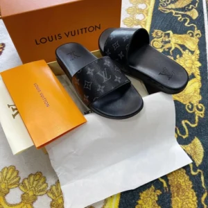LV |  Slippers Unisex AZL1518F1