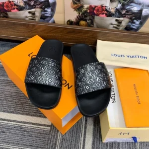 Louis Vuitton |  Slippers Unisex 01203