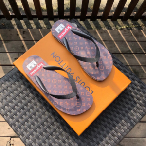 Louis Vuitton | Limited Edition Flip-Flops LYA04042535