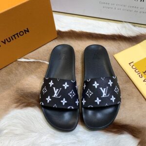Louis Vuitton |  Slippers Unisex NMN46329