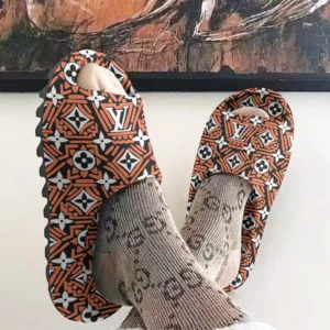 Louis Vuitton |  Unisex Cloud Slides LYA26032502