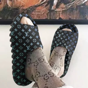LV |  Unisex Cloud Slides LYA26032504