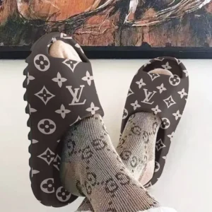 Louis Vuitton |  Unisex Cloud Slides LYA26032505
