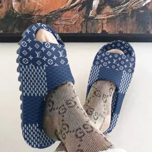 Louis Vuitton |  Unisex Cloud Slides LYA26032508