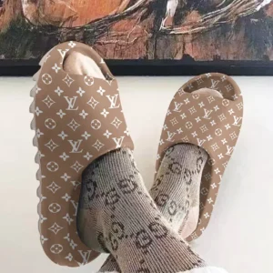 LV |  Unisex Cloud Slides LYA26032511